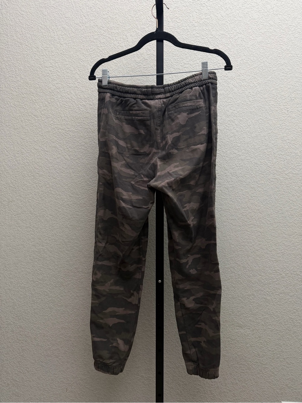 Athleta Women’s Camo Farallon Drawstring Joggers - Picture 3 of 5